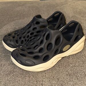 Merrell Black and Cream Sandals
